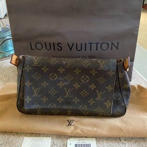 Louis Vuitton Mini Looping
